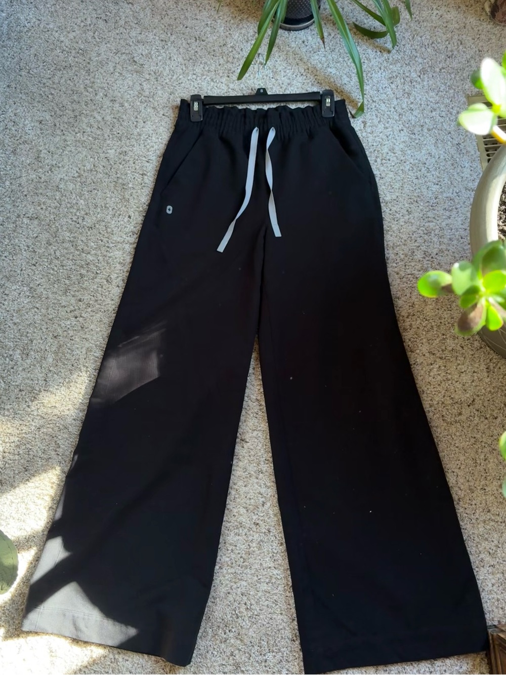 Figs Allison high rise ultra wide leg scrub pant